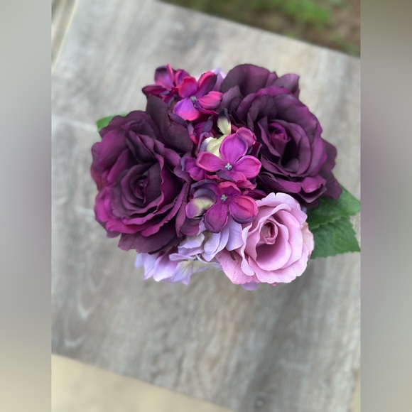 New! Purple Hydrangea & Rose Flowers with Glass Vase, 9" - Picture 2 of 4